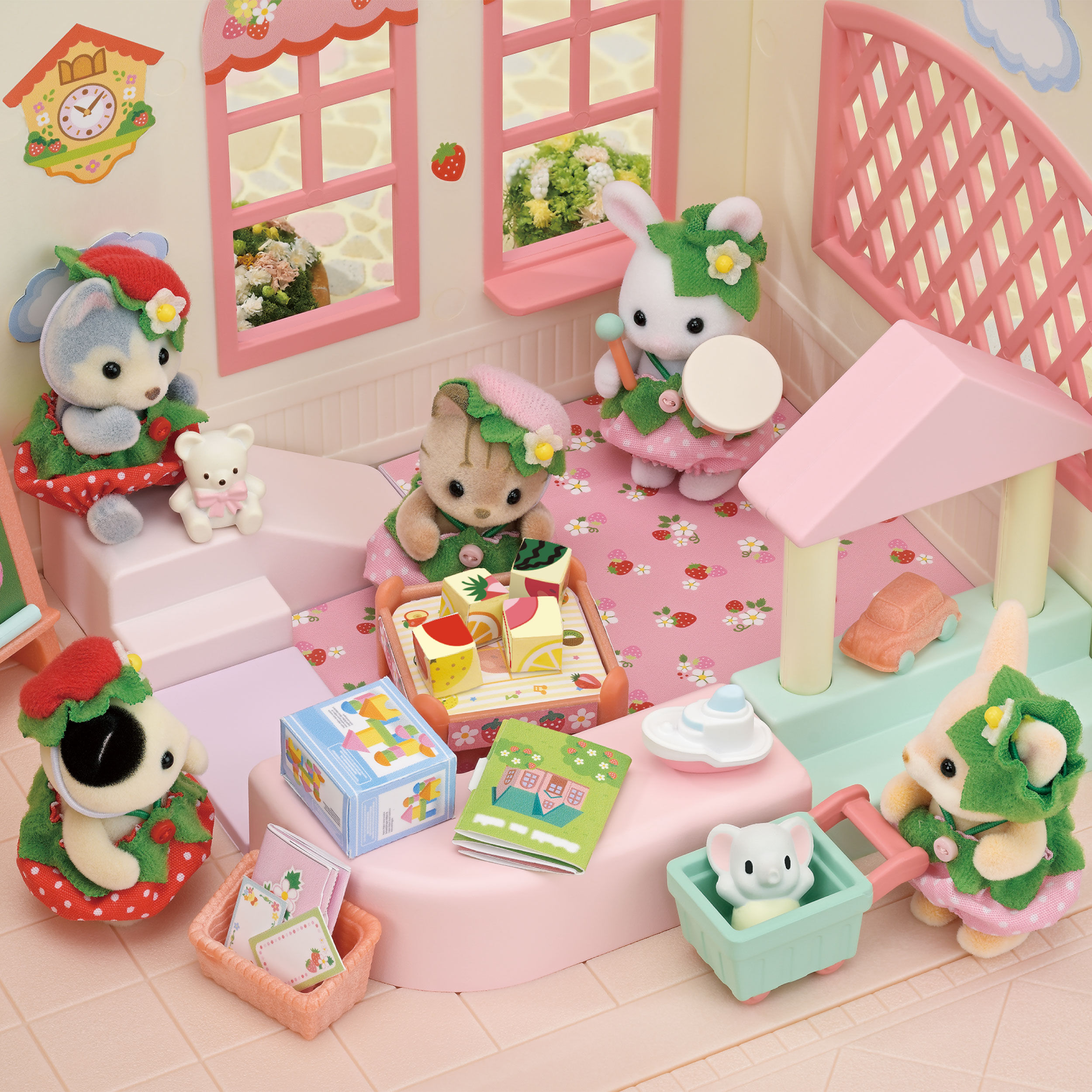女の子向けプレゼント集結 いちごのナーサリールーム / 家具と人形セット - シルバニア シルバニアファミリー