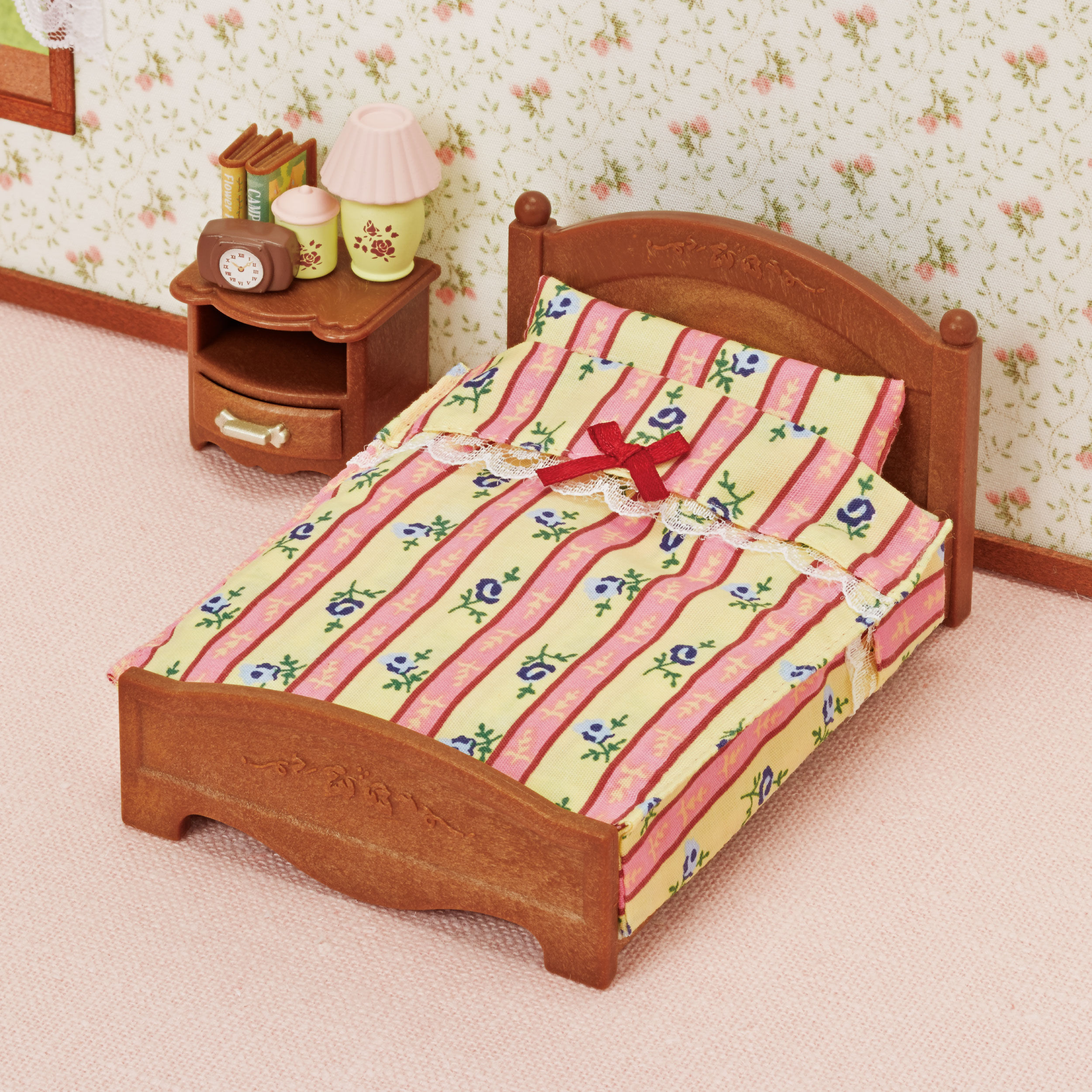 セミダブルベッド / 家具 - シルバニアファミリーオンラインショップ