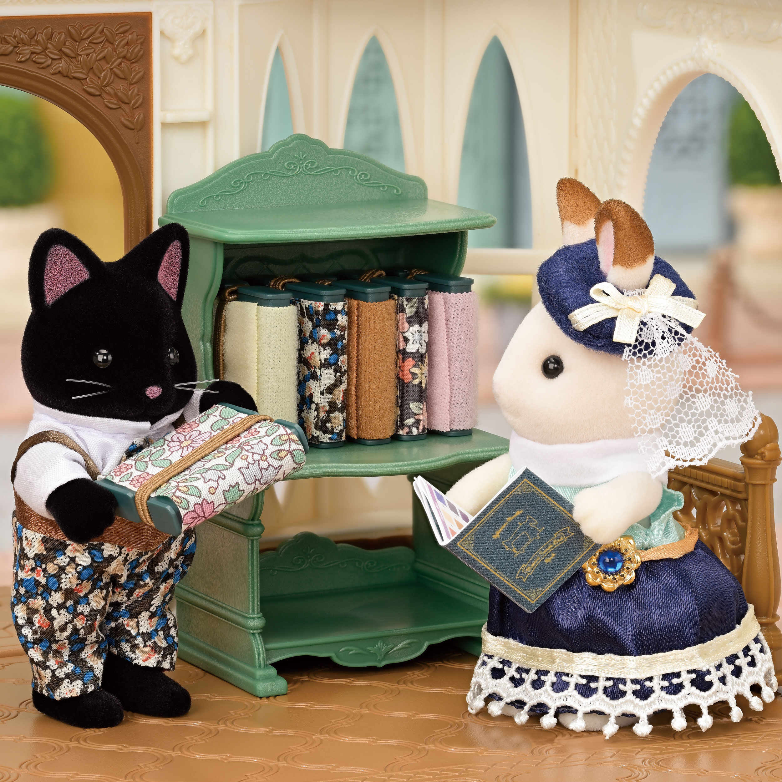 ほしぞらネコの仕立て屋さん-リバティプリント- / 家具と人形セット - シルバニアファミリーオンラインショップ