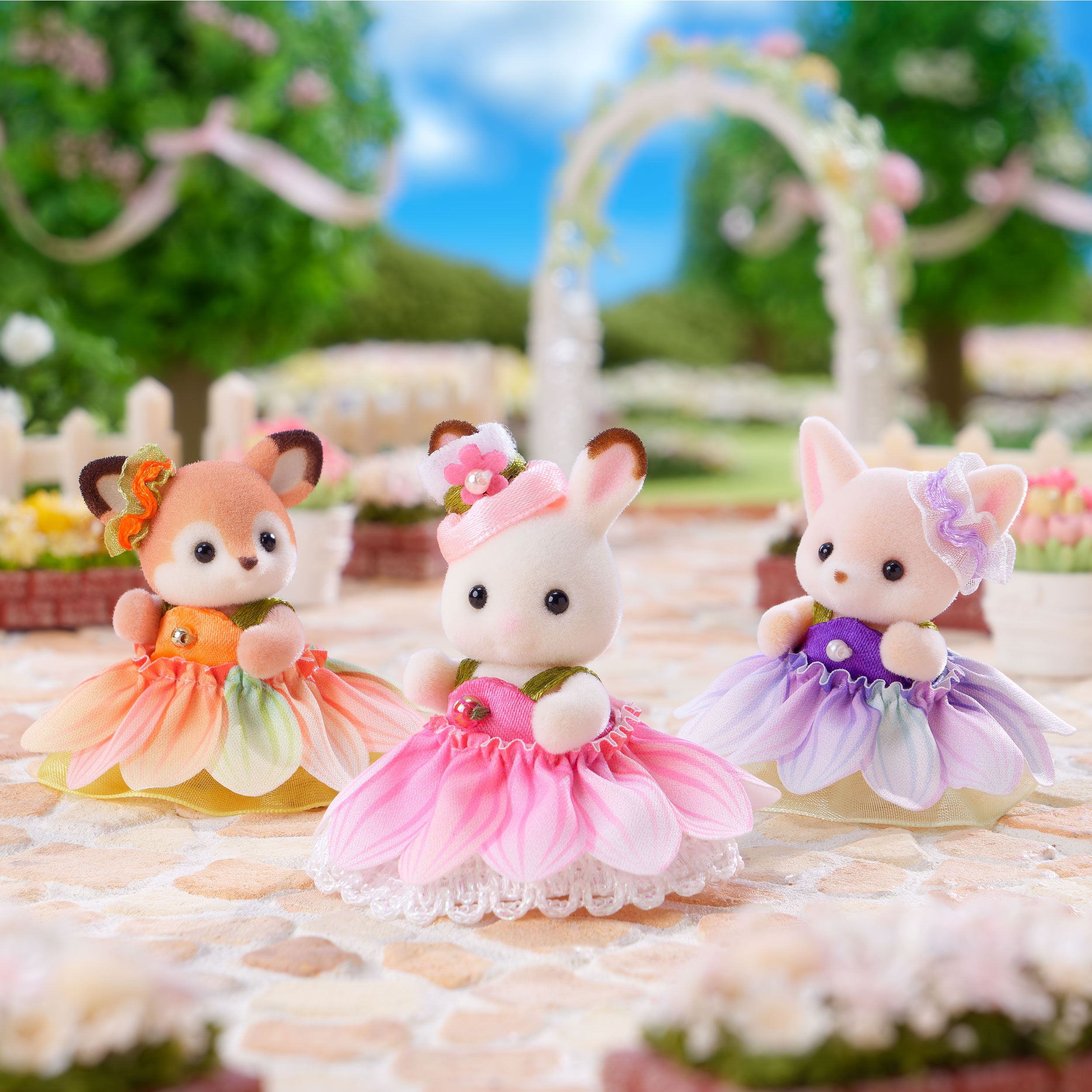 シルバニアファミリー - 【新品未開封】シルバニア　赤ちゃんトリオ　お花のドレス &amp; ハンバーガーセット 赤ちゃんトリオ（お花のドレス） / 赤ちゃん - シルバニア