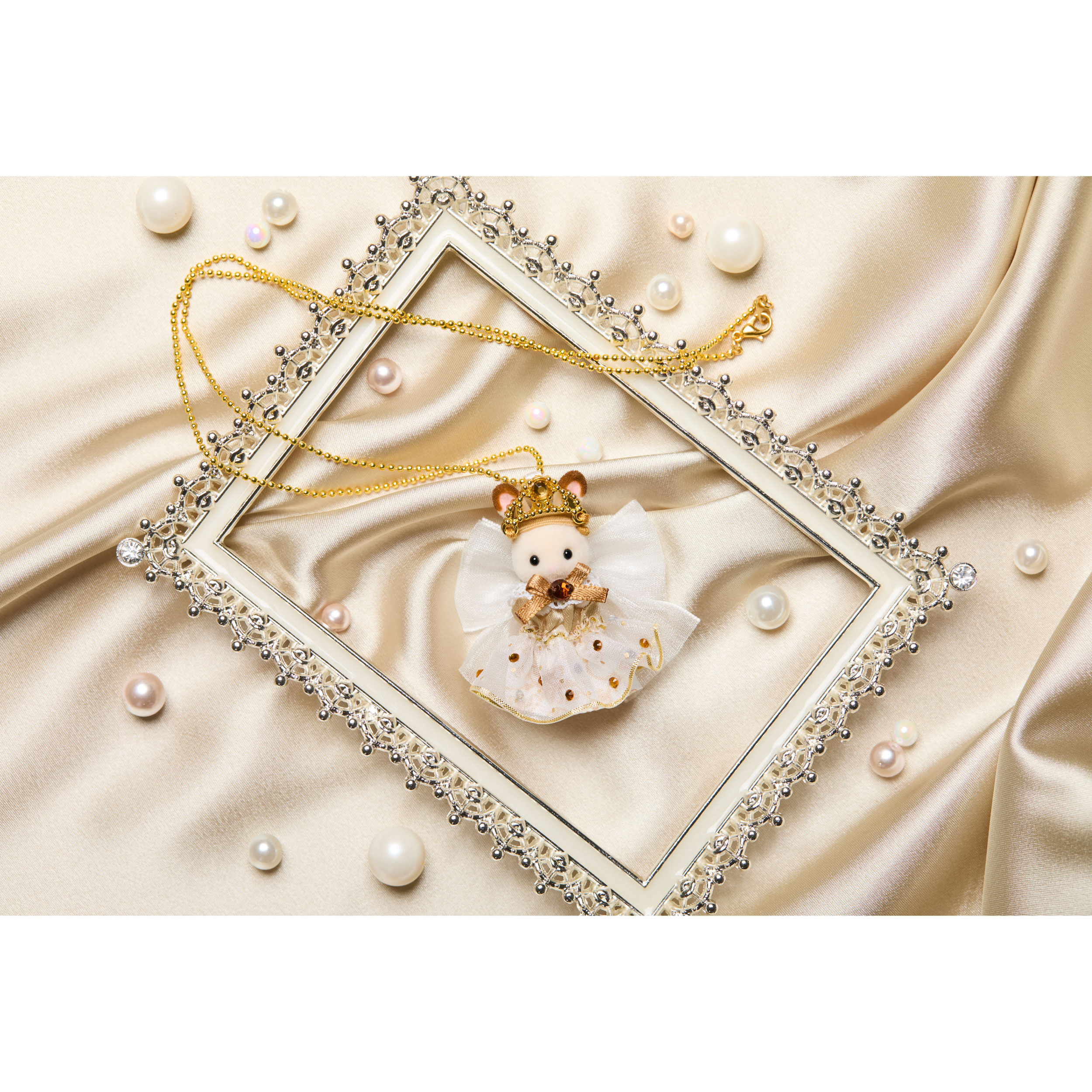 シルバニアファミリー ネックレス ショコラウサギの女の子、ペルシャネコの女の子、くるみリスの男の子を