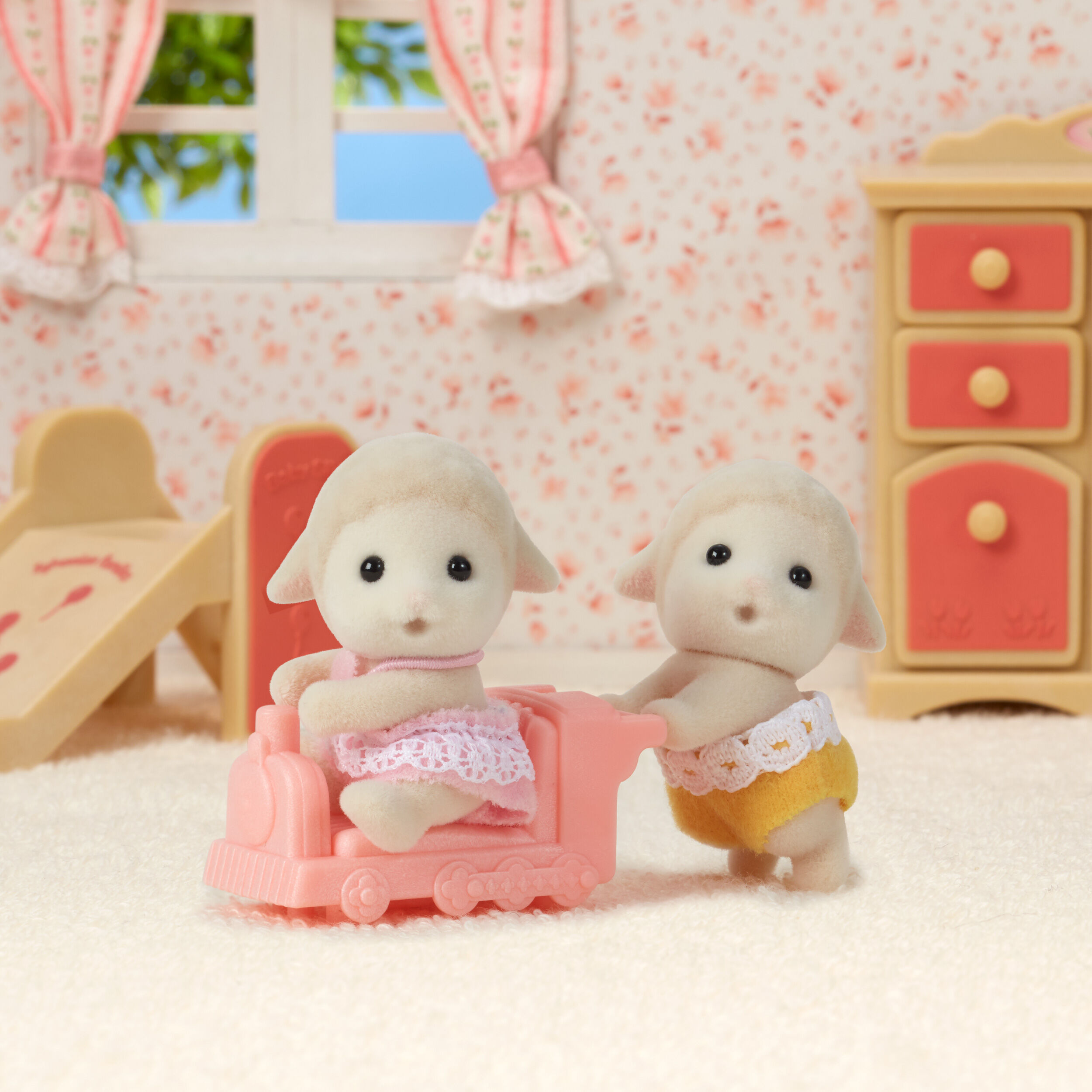 シルバニアファミリー☆ヒツジさんご夫婦 ヒツジのふたごちゃん | シルバニアファミリー