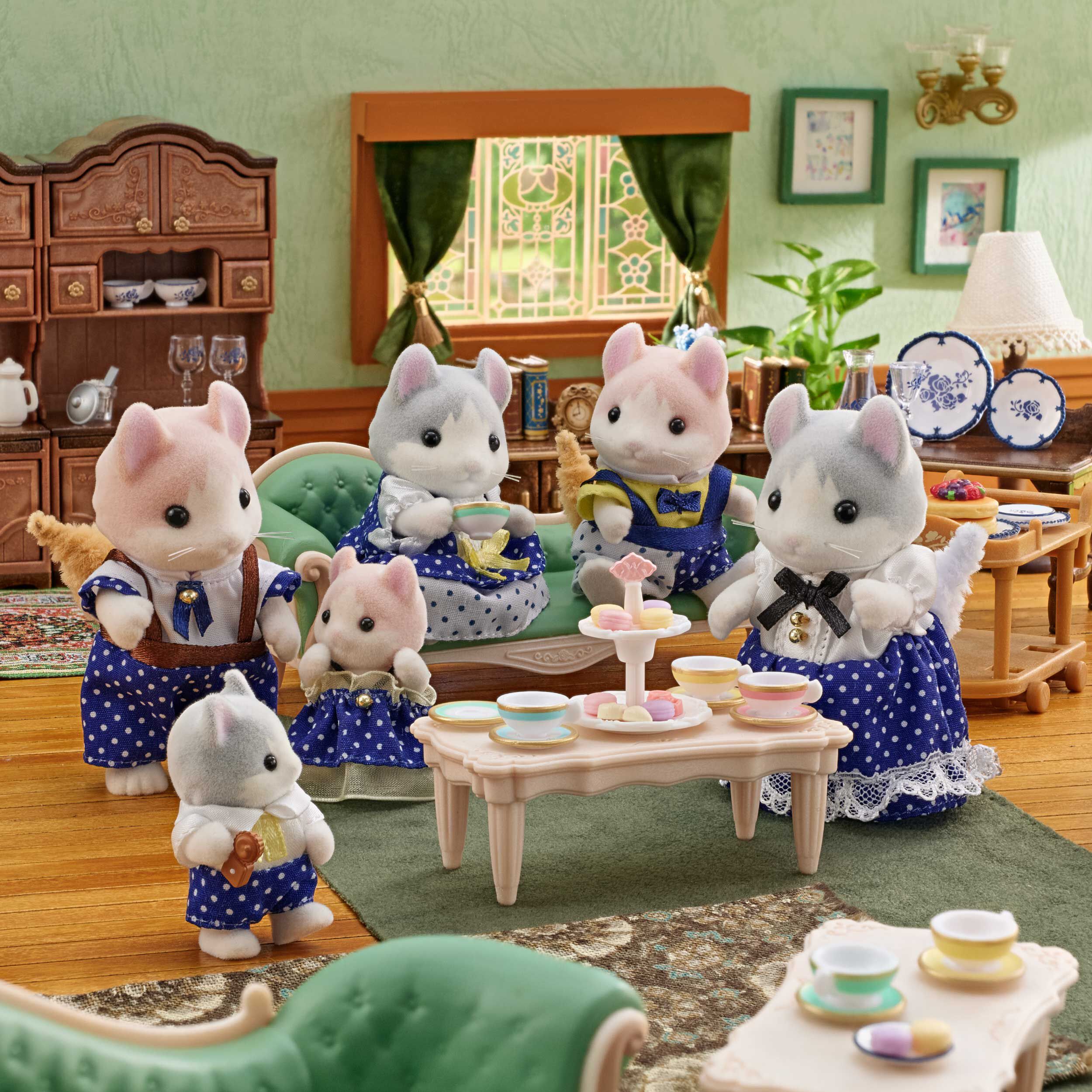 【新品•未使用】シルバニア⭐️ネコファミリーセット（グレータイプ）⭐️ カールミミネコの赤ちゃん -スイーツセット- / 家具と人形セット