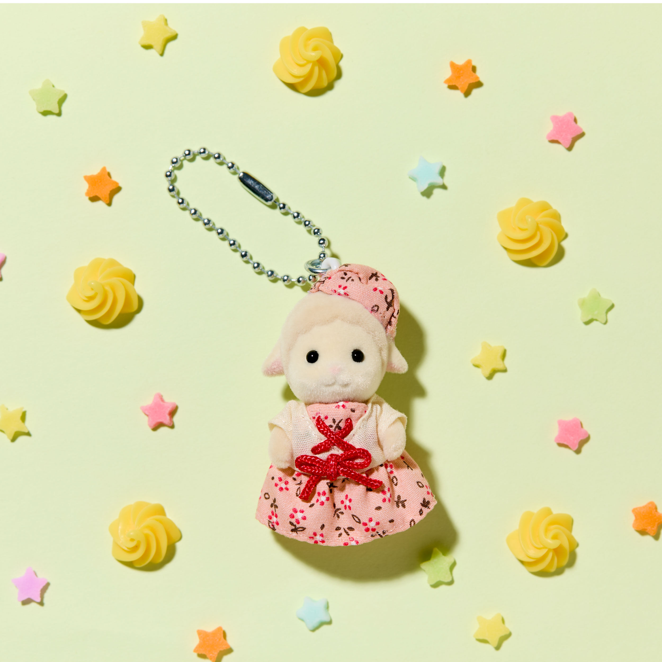 ヒツジキーホルダー(ピンクのワンピース） / 雑貨・生活用品・アパレル - シルバニアファミリーオンラインショップ