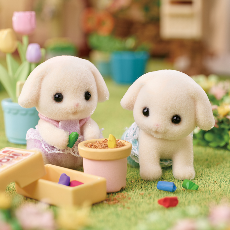 STAFF BLOG☆『たれ耳がかわいい🎶フローラウサギファミリーをご紹介