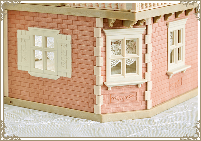 赤い屋根の大きなお家-屋根裏はひみつのお部屋- エレガントデラックス